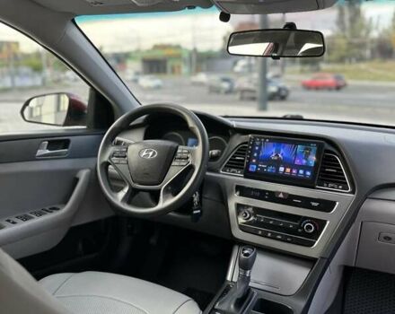 Красный Хендай Соната, объемом двигателя 2.36 л и пробегом 130 тыс. км за 10500 $, фото 9 на Automoto.ua