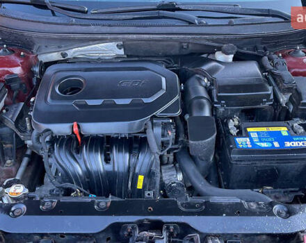 Хендай Соната 2015 в Киеве на Automoto.ua Красный Хендай Соната, объемом двигателя 2.36 л и пробегом 200 тыс. км за 8400 $, фото 7 на Automoto.ua