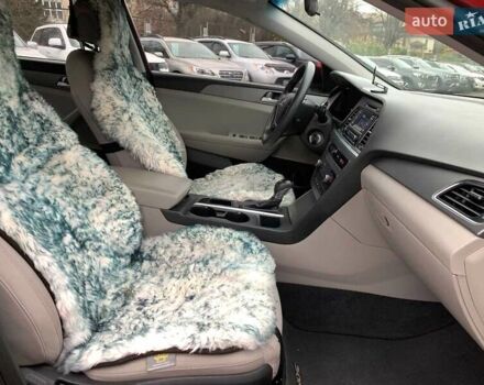 Червоний Хендай Соната, об'ємом двигуна 2.4 л та пробігом 150 тис. км за 9080 $, фото 23 на Automoto.ua