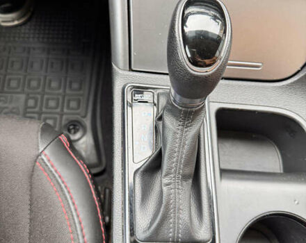 Червоний Хендай Соната, об'ємом двигуна 2.4 л та пробігом 170 тис. км за 9999 $, фото 23 на Automoto.ua