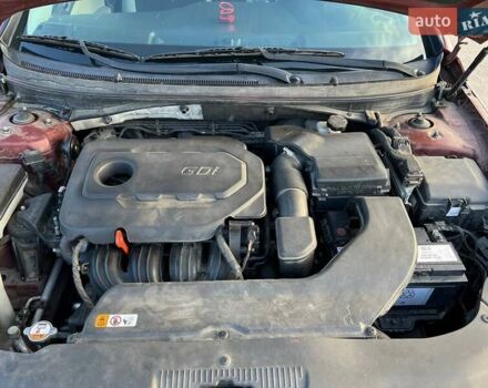 Червоний Хендай Соната, об'ємом двигуна 2.4 л та пробігом 218 тис. км за 9300 $, фото 17 на Automoto.ua