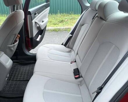 Красный Хендай Соната, объемом двигателя 2.4 л и пробегом 85 тыс. км за 11500 $, фото 4 на Automoto.ua