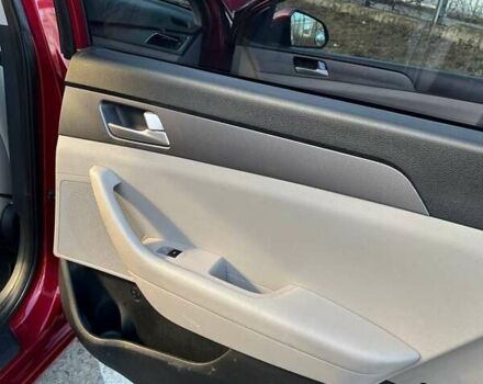 Червоний Хендай Соната, об'ємом двигуна 2.4 л та пробігом 218 тис. км за 9300 $, фото 19 на Automoto.ua