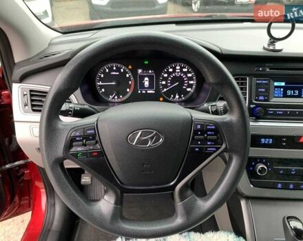 Червоний Хендай Соната, об'ємом двигуна 2.4 л та пробігом 150 тис. км за 9080 $, фото 28 на Automoto.ua