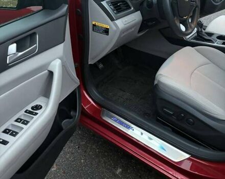 Красный Хендай Соната, объемом двигателя 2.4 л и пробегом 85 тыс. км за 11500 $, фото 2 на Automoto.ua