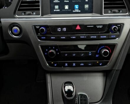 Червоний Хендай Соната, об'ємом двигуна 2.4 л та пробігом 120 тис. км за 9000 $, фото 9 на Automoto.ua