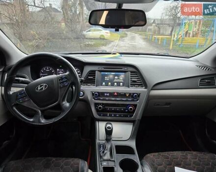 Красный Хендай Соната, объемом двигателя 2.36 л и пробегом 80 тыс. км за 9500 $, фото 10 на Automoto.ua