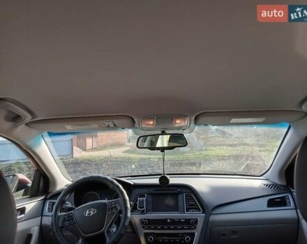 Червоний Хендай Соната, об'ємом двигуна 2.36 л та пробігом 168 тис. км за 9999 $, фото 10 на Automoto.ua