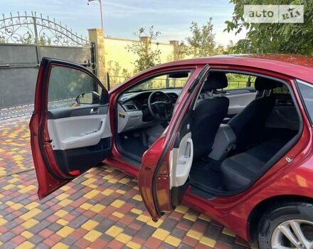 Хендай Соната 2017 в Одессе на Automoto.ua Красный Хендай Соната, объемом двигателя 2.4 л и пробегом 112 тыс. км за 11900 $, фото 2 на Automoto.ua