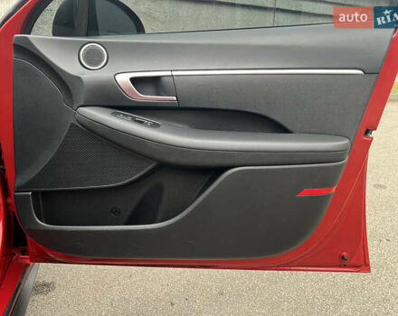 Червоний Хендай Соната, об'ємом двигуна 2.5 л та пробігом 62 тис. км за 19200 $, фото 27 на Automoto.ua