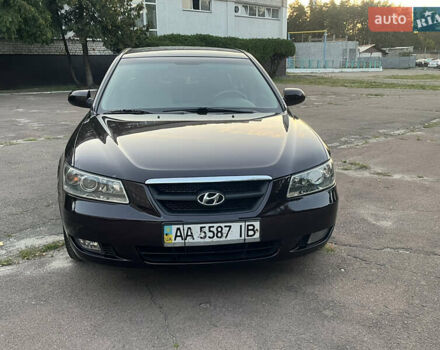 Красный Хендай Соната, объемом двигателя 2.4 л и пробегом 274 тыс. км за 6150 $, фото 1 на Automoto.ua
