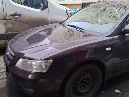 Червоний Хендай Соната, об'ємом двигуна 2.36 л та пробігом 270 тис. км за 6000 $, фото 1 на Automoto.ua