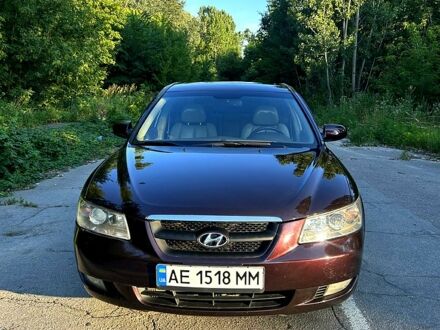 Красный Хендай Соната, объемом двигателя 3.3 л и пробегом 229 тыс. км за 5700 $, фото 1 на Automoto.ua