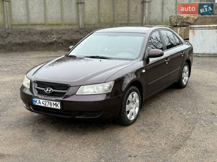 Красный Хендай Соната, объемом двигателя 2 л и пробегом 155 тыс. км за 5500 $, фото 1 на Automoto.ua