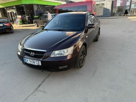 Красный Хендай Соната, объемом двигателя 2 л и пробегом 260 тыс. км за 4700 $, фото 1 на Automoto.ua