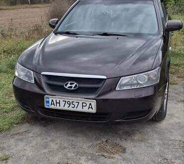 Хендай Соната 2007 в Житомире на Automoto.ua Красный Хендай Соната, объемом двигателя 1.99 л и пробегом 250 тыс. км за 4500 $, фото 1 на Automoto.ua