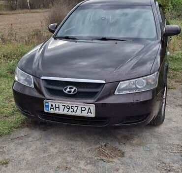 Красный Хендай Соната, объемом двигателя 1.99 л и пробегом 250 тыс. км за 4500 $, фото 1 на Automoto.ua