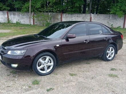 Хендай Соната 2007 в Умани на Automoto.ua Красный Хендай Соната, объемом двигателя 2.4 л и пробегом 300 тыс. км за 5750 $, фото 1 на Automoto.ua