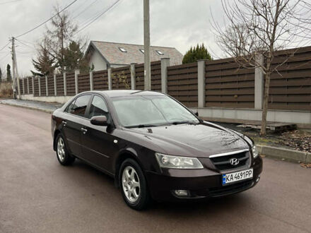 Червоний Хендай Соната, об'ємом двигуна 2 л та пробігом 348 тис. км за 6800 $, фото 1 на Automoto.ua