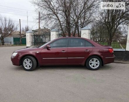 Красный Хендай Соната, объемом двигателя 2 л и пробегом 235 тыс. км за 5500 $, фото 1 на Automoto.ua