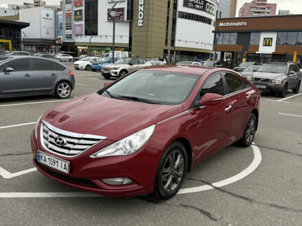 Хендай Соната 2010 в Киеве на Automoto.ua Красный Хендай Соната, объемом двигателя 2.36 л и пробегом 189 тыс. км за 8699 $, фото 1 на Automoto.ua