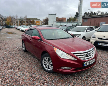 Красный Хендай Соната, объемом двигателя 2.4 л и пробегом 252 тыс. км за 6700 $, фото 1 на Automoto.ua