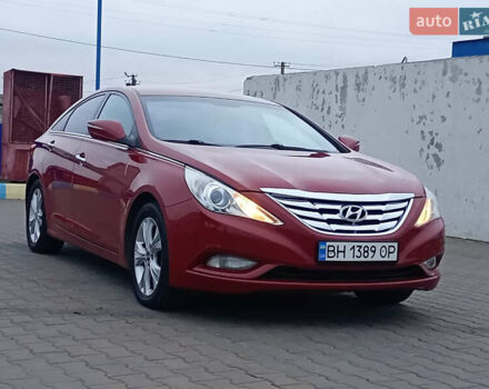 Красный Хендай Соната, объемом двигателя 2.4 л и пробегом 187 тыс. км за 8200 $, фото 1 на Automoto.ua
