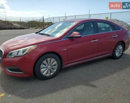 Хендай Соната 2015 в Львове на Automoto.ua Красный Хендай Соната, объемом двигателя 2 л и пробегом 140 тыс. км за 1600 $, фото 1 на Automoto.ua