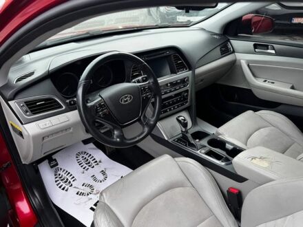 Красный Хендай Соната, объемом двигателя 0 л и пробегом 150 тыс. км за 11500 $, фото 1 на Automoto.ua