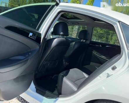 Хендай Соната, об'ємом двигуна 0 л та пробігом 206 тис. км за 11800 $, фото 13 на Automoto.ua