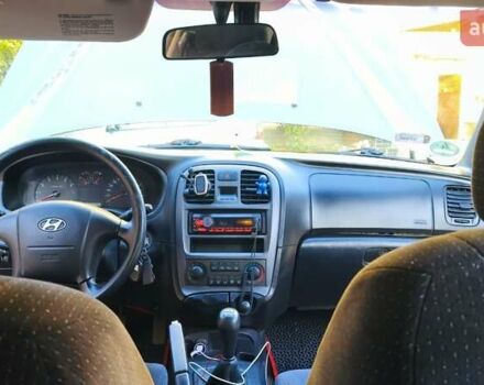 Хендай Соната, об'ємом двигуна 2 л та пробігом 236 тис. км за 3700 $, фото 4 на Automoto.ua