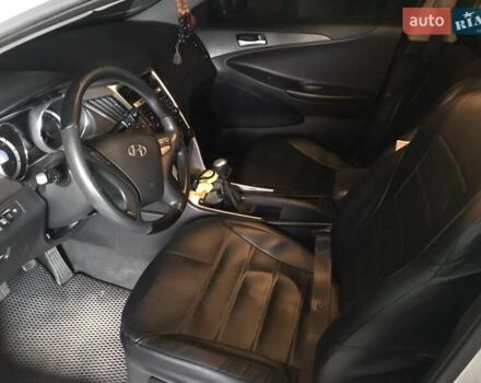 Хендай Соната 2010 в Запорожье на Automoto.ua Хендай Соната, объемом двигателя 2 л и пробегом 77 тыс. км за 10700 $, фото 6 на Automoto.ua