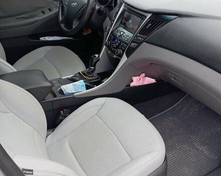 Хендай Соната, об'ємом двигуна 2.4 л та пробігом 205 тис. км за 8700 $, фото 9 на Automoto.ua