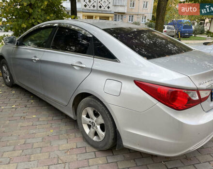 Хендай Соната, об'ємом двигуна 2 л та пробігом 252 тис. км за 6700 $, фото 3 на Automoto.ua