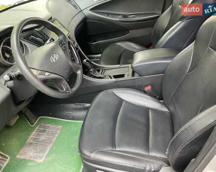 Хендай Соната, об'ємом двигуна 2 л та пробігом 252 тис. км за 6700 $, фото 5 на Automoto.ua