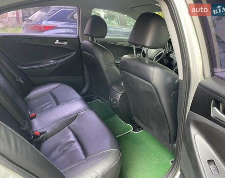 Хендай Соната, об'ємом двигуна 2 л та пробігом 252 тис. км за 6700 $, фото 6 на Automoto.ua