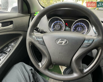 Хендай Соната, об'ємом двигуна 2 л та пробігом 252 тис. км за 6700 $, фото 11 на Automoto.ua
