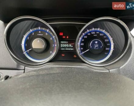 Хендай Соната, об'ємом двигуна 2 л та пробігом 252 тис. км за 6700 $, фото 9 на Automoto.ua