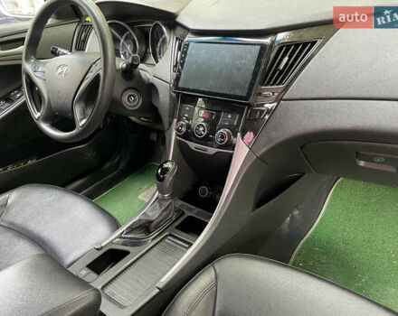 Хендай Соната, об'ємом двигуна 2 л та пробігом 252 тис. км за 6700 $, фото 8 на Automoto.ua