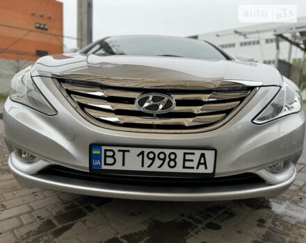 Хендай Соната, об'ємом двигуна 2 л та пробігом 141 тис. км за 8500 $, фото 3 на Automoto.ua