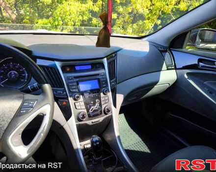 Хендай Соната, об'ємом двигуна 2.4 л та пробігом 120 тис. км за 8000 $, фото 7 на Automoto.ua