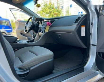 Хендай Соната, об'ємом двигуна 0 л та пробігом 160 тис. км за 9999 $, фото 19 на Automoto.ua