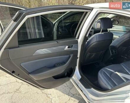 Хендай Соната, об'ємом двигуна 2 л та пробігом 443 тис. км за 10950 $, фото 9 на Automoto.ua