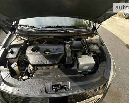 Хендай Соната, об'ємом двигуна 2 л та пробігом 230 тис. км за 11500 $, фото 5 на Automoto.ua