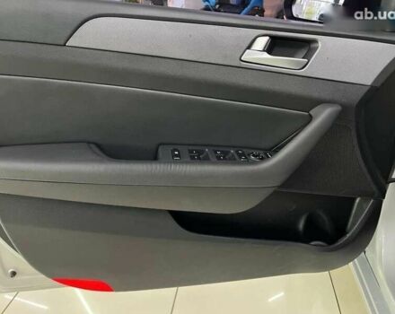 Хендай Соната, об'ємом двигуна 1.7 л та пробігом 120 тис. км за 14200 $, фото 9 на Automoto.ua