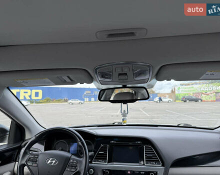 Хендай Соната, об'ємом двигуна 2.36 л та пробігом 111 тис. км за 11800 $, фото 6 на Automoto.ua