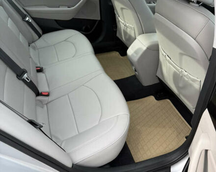 Хендай Соната, объемом двигателя 2.36 л и пробегом 111 тыс. км за 11800 $, фото 4 на Automoto.ua