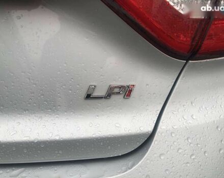 Хендай Соната 2017 в Киеве на Automoto.ua Хендай Соната, объемом двигателя 2 л и пробегом 366 тыс. км за 10290 $, фото 14 на Automoto.ua