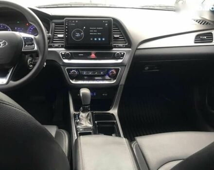 Хендай Соната 2017 у Києві на Automoto.ua Хендай Соната, об'ємом двигуна 2 л та пробігом 304 тис. км за 11990 $, фото 9 на Automoto.ua