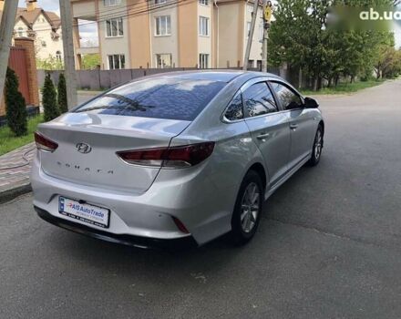 Хендай Соната 2017 в Киеве на Automoto.ua Хендай Соната, объемом двигателя 2 л и пробегом 455 тыс. км за 10990 $, фото 3 на Automoto.ua